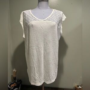 Old Navy Ladies White Top.  Size XL.  Linen/Polyester Blend
